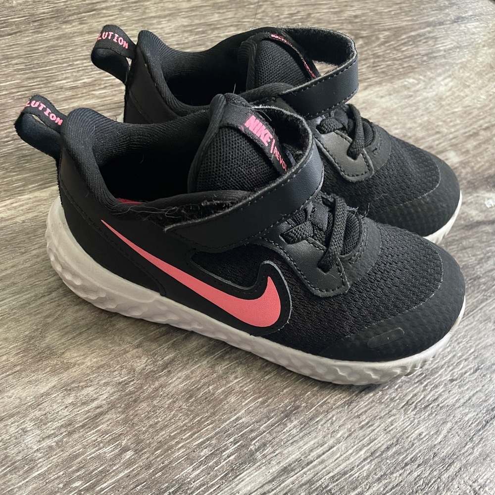 Nike toddler girl sneakers